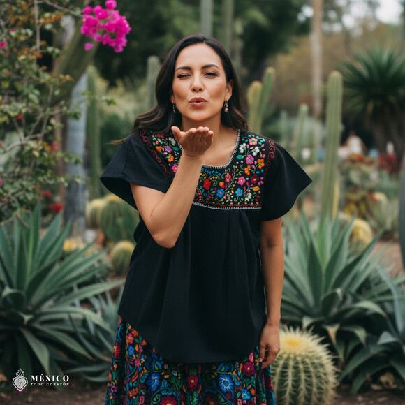 Mexican Embroidered Blouse – Handmade Otomi Floral & Animals Design - Picture 3 of 5